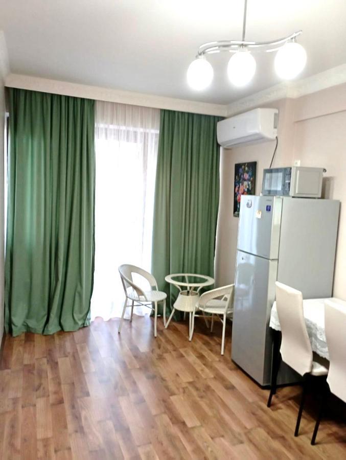 Daniel Sea View Apartment Batumi Exterior foto